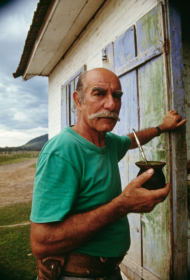 Cowboy drinking mate, Brazil : PORTRAITS : Viviane Moos |  Documentary Photographer
