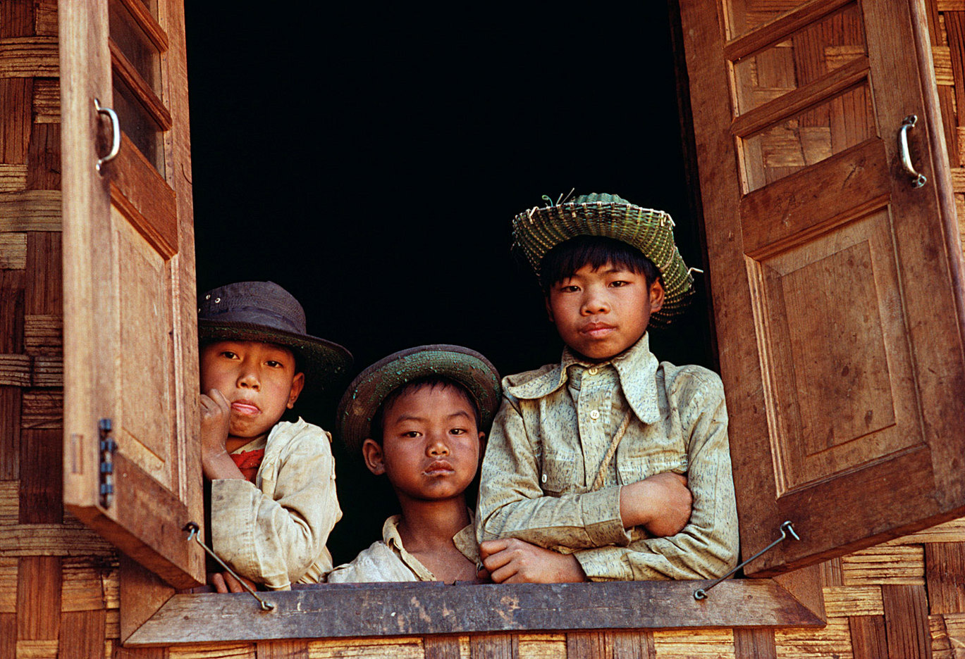 Northern Burma : PORTRAITS : Viviane Moos |  Documentary Photographer