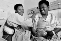 Two sisters, kidney donor and recipient for transplant operation at Groote Schuur hospital, Cape Town, South Africa
  - © Viviane Moos