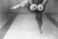 An Obese woman working out in the YWCA swimming pool.  - © Viviane Moos