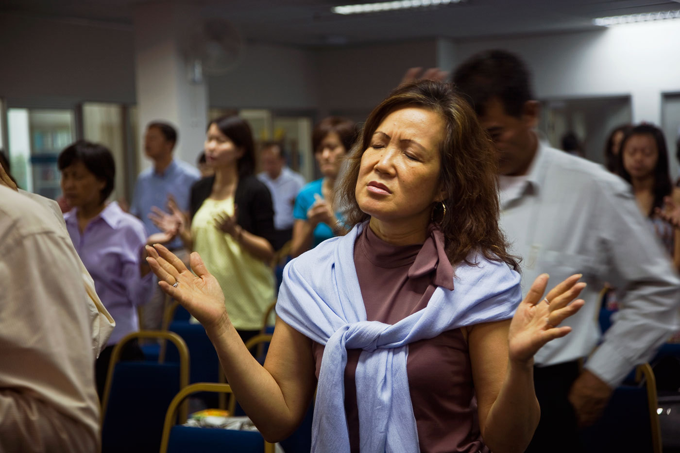  Born Again Chinese Christians in church, Kuala Lumpur, Malaysia : RELIGION : Viviane Moos |  Documentary Photographer