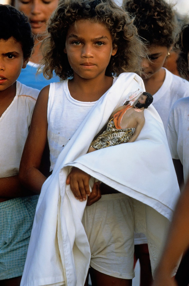 Catholic procession in Brazil : RELIGION : Viviane Moos |  Documentary Photographer