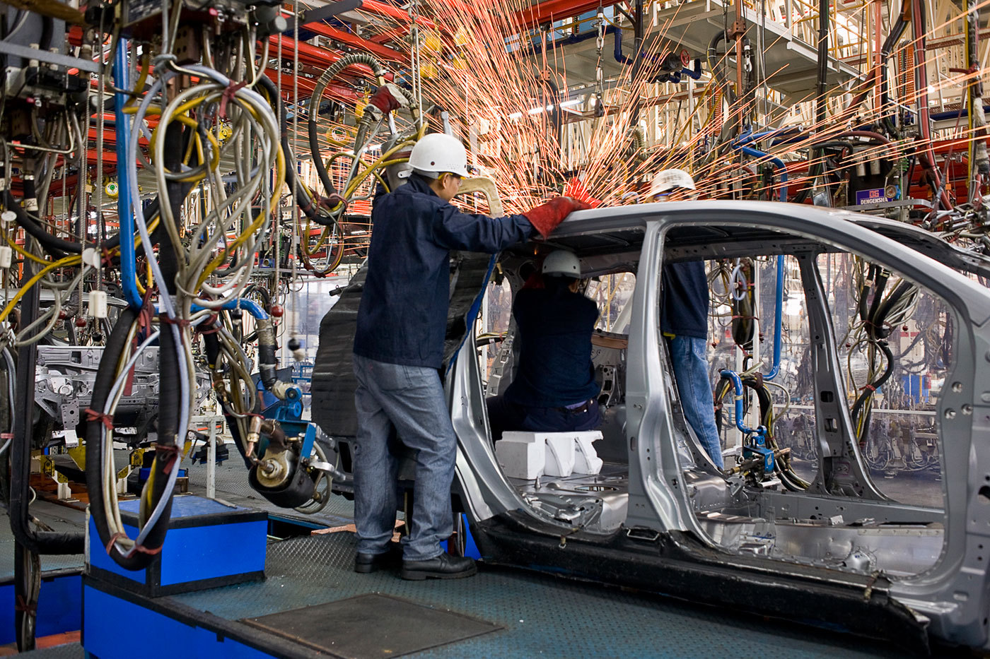 Malaysia Nissan Car Assembly Plant, an industry success story  : BUSINESS & INDUSTRY : Viviane Moos |  Documentary Photographer