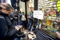 During Hurricane Sandy charging communication  appliances became a communal  survival challenge - © Viviane Moos