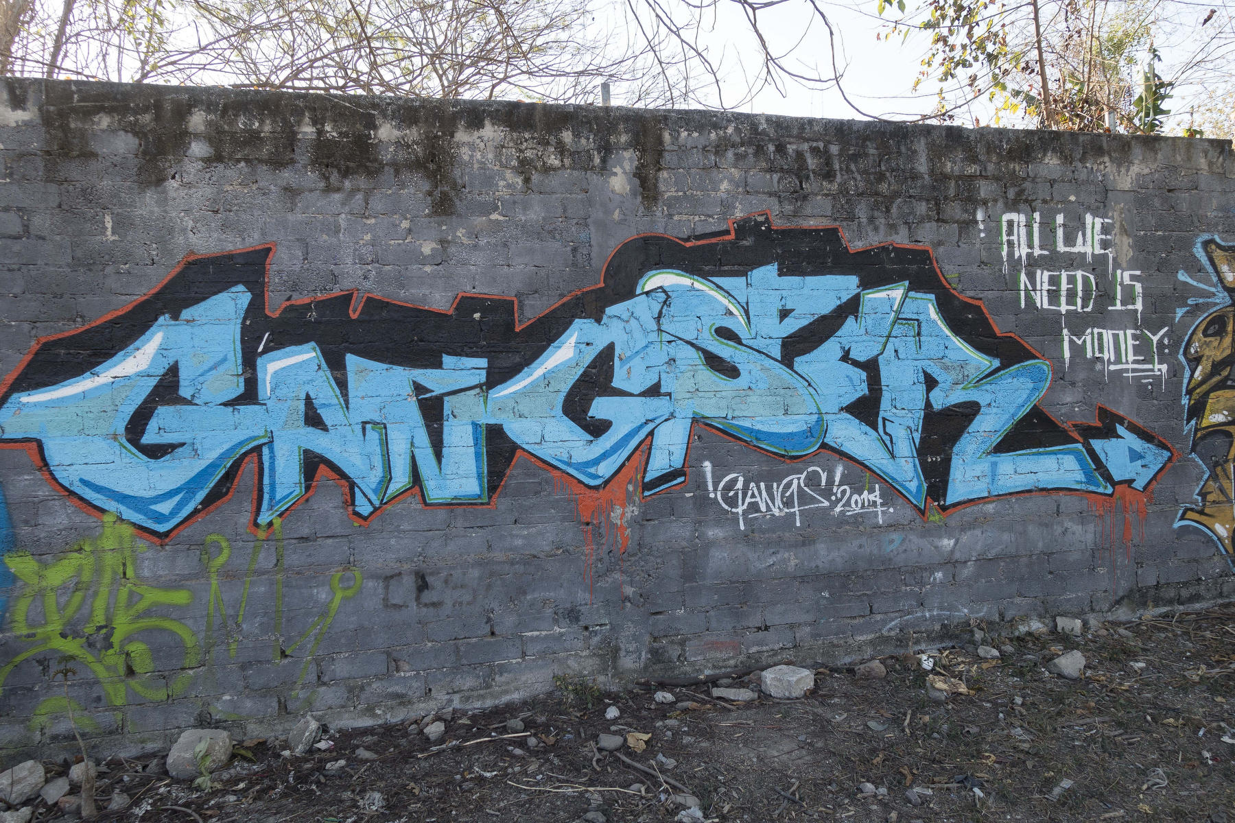 Gangster graffiti Tag  : PUERTO VALLARTA - Wall Art & Bicycle Tour : Viviane Moos |  Documentary Photographer